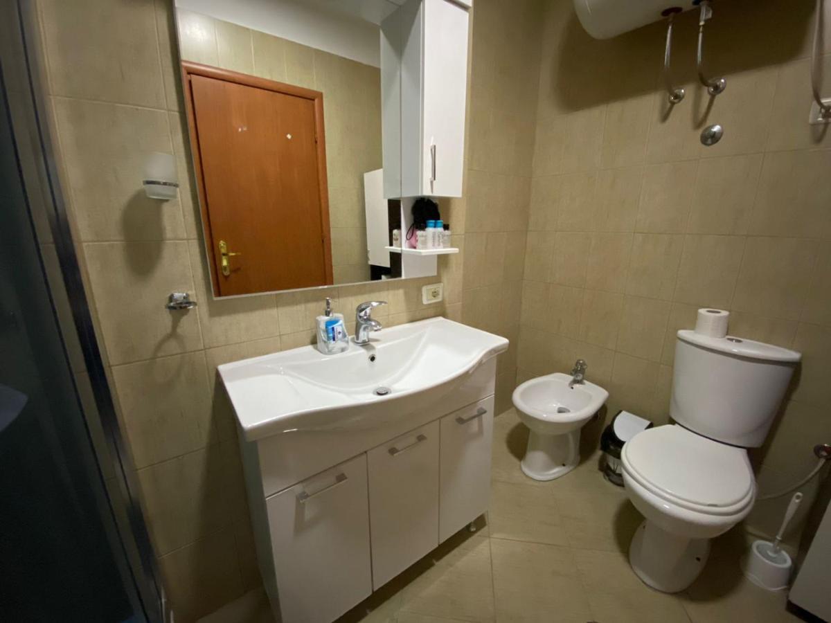 Chlo Apartment 2 Tirana Exterior photo
